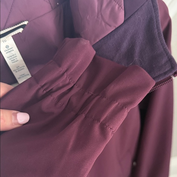 Lululemon Athletica Women's Burgundy Raincoat - Picture 3 of 4